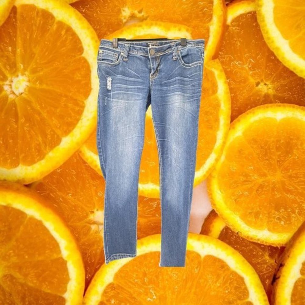 SOUND Girl Low Rise‎ Jeans with Ornate Button Pockets